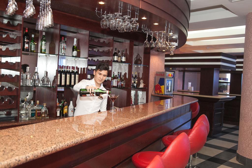 哈萨克斯坦酒店 阿特劳 外观 照片
